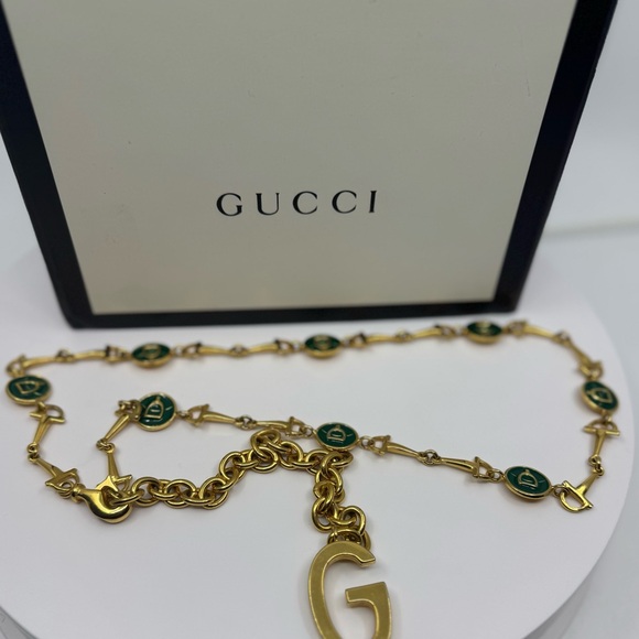Gucci VINTAGE Horsebit Chain Belt Gold with Green Enamel Medallions beautiful - Picture 4 of 12